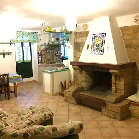 Tipica Casa Carlofortina Nel Centro Storico *
